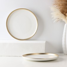 A set of porcelain plates 
