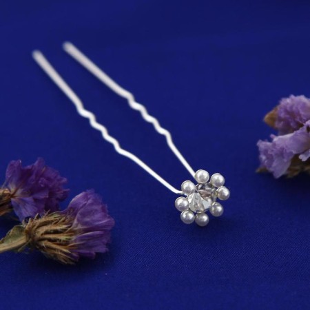 Hair hairpin "Pearl chamomile"