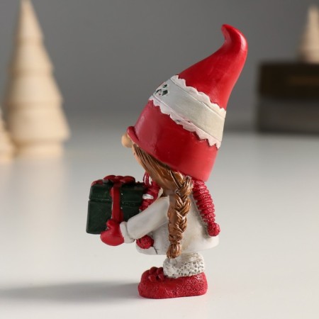 Polystone souvenir "Santa Claus with a candle/granny with a gift" MIX 6.5x4.5x10 cm-4