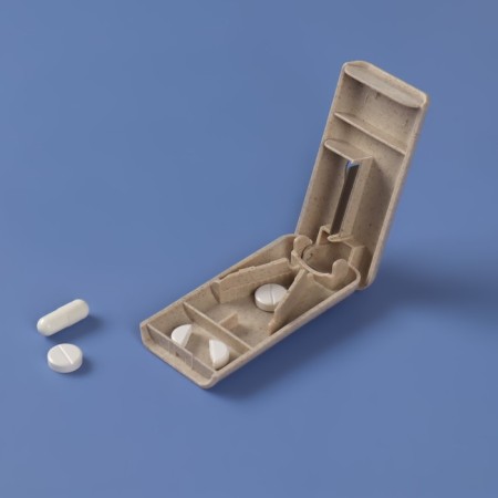 A tabletire with a divider, 8 × 4 × 1.5 cm, 1 section, color mix-3