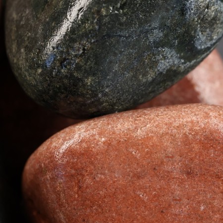 Bath stone "duet", "red-black", raspberry quartzite and olivin box 10 kg-4