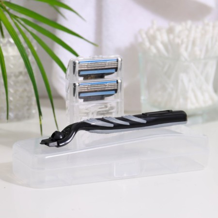 Broken machine + 2 replaceable cassettes of blades, suitable for Gillette Mach 3-2