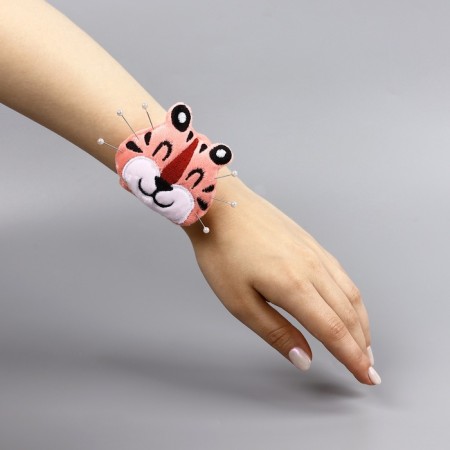 Needle on the Tiger bracelet, 23 × 6.5 cm, pink color-5