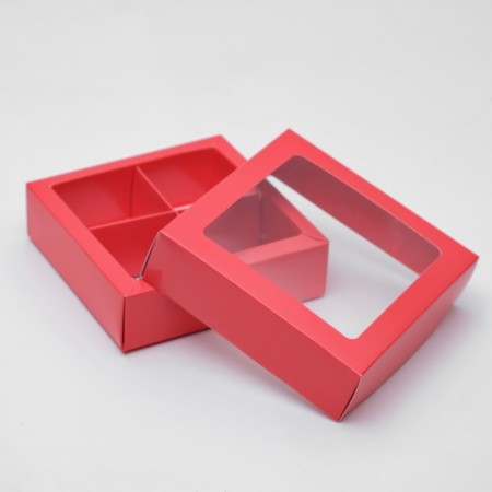Box for sweets 4 pcs, with a horse, red, 12.5 x 12.5 x 3.5 cm-1