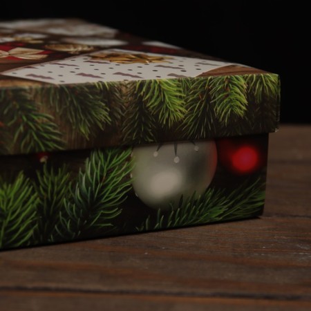 The box is folding, the cover is "New Year's Happiness" 20 x 20 x 6 cm-2