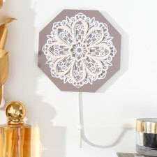 Decorative tree hook 