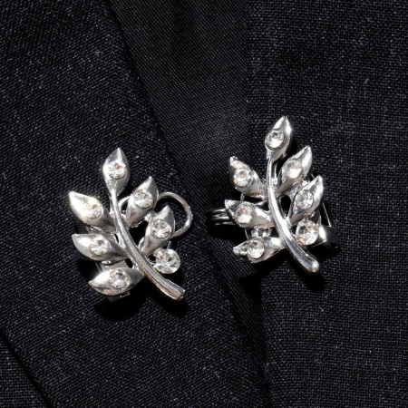 Circum for the cardigan "Vetochka", white color in silver-1