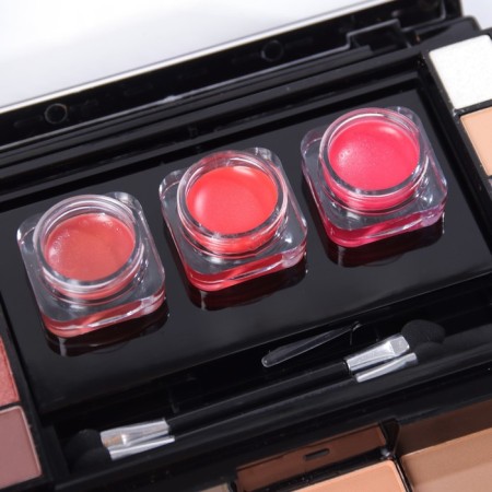 A set of professional cosmetics "Miss Young" No. 18-6