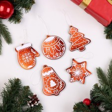 A set of Christmas trees 