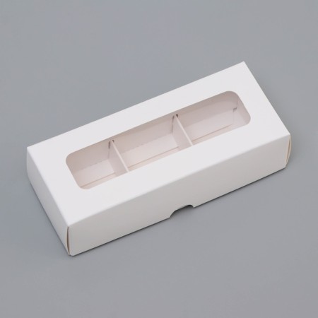 Packaging with a shell for 3 sweets, with a window, white 13x5x3.3 cm-1