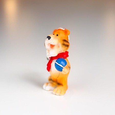 Polystone souvenir "Tigrush in a scuffle with a gift" MIX 5x2.5x2.5 cm-2