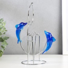 Dolphins pendulum opposite each other with a ring of 16 x 9.5 x 18 cm