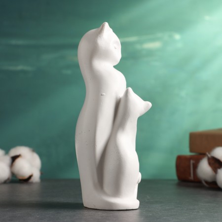 Figure "Catfits with a bend" White, 17cm-3