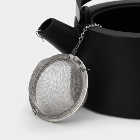 Cast iron kettle with enameled coating inside Magma "Saigon", 1.1 l, with sieve-4