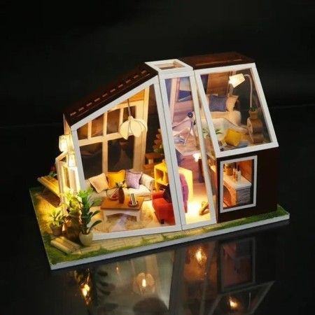 Interior designer Hobby Day Minihouse “The 21st Century Hut”, Rumbox-1