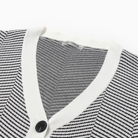 Cardigan female, white color, size One size (44-48)-2
