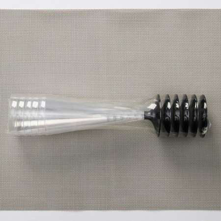 A single -single -plastic glass for champagne “cone”, 150 ml, with a black leg, the color is transparent-4