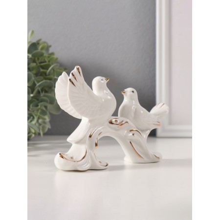 Souvenir ceramics "White pigeons on the arc" with gold 3x12x9 cm-1