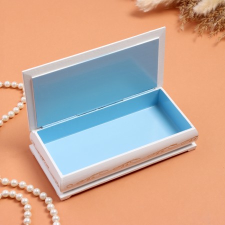 The casket "Anyutin Eyes Watercolor", white, 8.5 × 17 cm, lacquer miniature-1