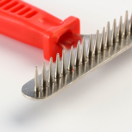 Comb-breeze with cone-shaped teeth, 11 x 15.5 cm, red-2