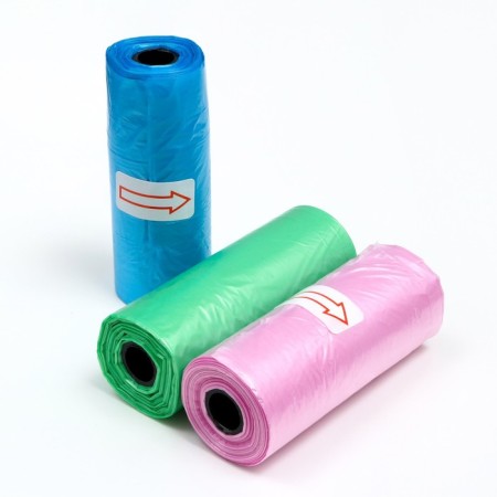 Packets for cleaning dogs are plain (3 rolls of 15 packages 29x21 cm), mix of flowers