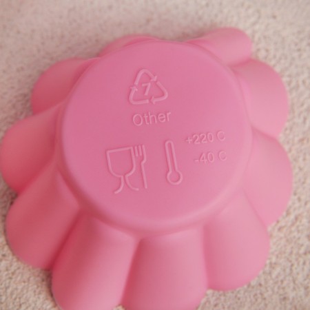 A set of baking shapes of “chamomile”, silicone, 7 × 3 cm, lower d = 4.5 cm, 6 pcs, color mix-2