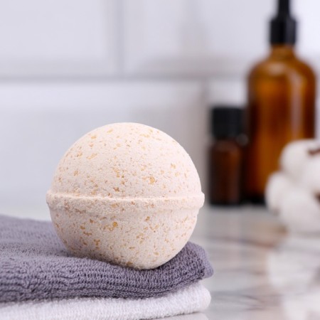 A bomb for a bath with a shimmer "Cream vanilla" yellow 150 g-3