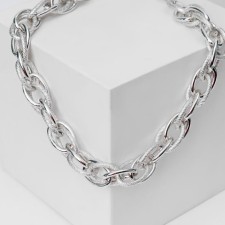 The necklace 