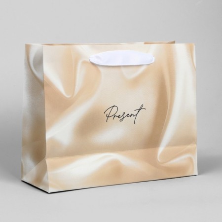 Gift package, packaging, "Present", 22 x 17.5 x 8 cm-3