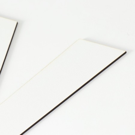The panel of the letter "V" 21.5x20 cm, white-1