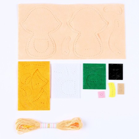 Set for creating a toy made of felt "cat"-1