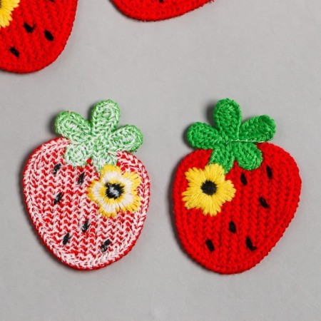 Decor for creativity Textile Embroidery "Strawberry with Flower" 6x4.5 cm