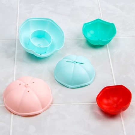 A set of bath toys "Kitenok", spray + cups, color mix-4