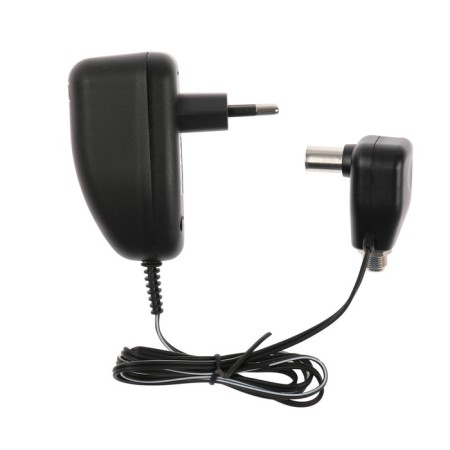 The antenna "signal", 12 V, 100 mA, plug plug, with f, with F