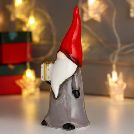 Souvenir Ceramics "Santa Claus, gray caftan, red cap, with a gift" 16.5x6x6.5 cm-2