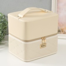 Casket to the leatherette for cosmetics 