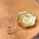 Flower powder and cones stand, golden, 5x9.7 cm