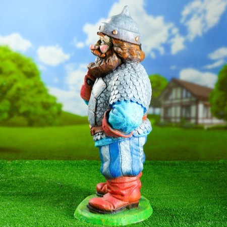 Garden figure "hero" 25x33x72cm-5