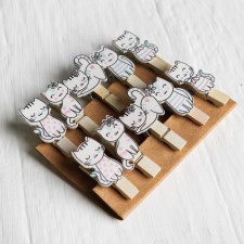 Set of decorative clothespins 