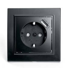 1-seater socket s/h 250V, 16A with a protective curtain and with USB, Stekker Erna, PST16-9011-03, black 1022447