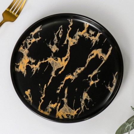 Ceramic plate for submitting Black Gold, D = 20 cm, black color