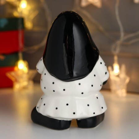 Souvenir ceramics "Santa Claus, peas caftan, black cap, golden star" 15x11x9.5 cm-3