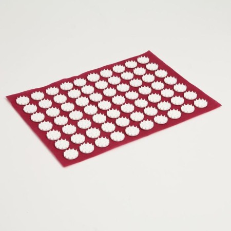 Kuznetsova applicator, 70 spines, spanbond, 23 x 32 cm, red.