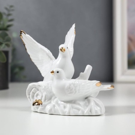 Souvenir Ceramics "Pigeons on the Frighty" 10.5x12.5x6.5 cm-1