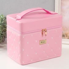 The casket to the leatherette for cosmetics 