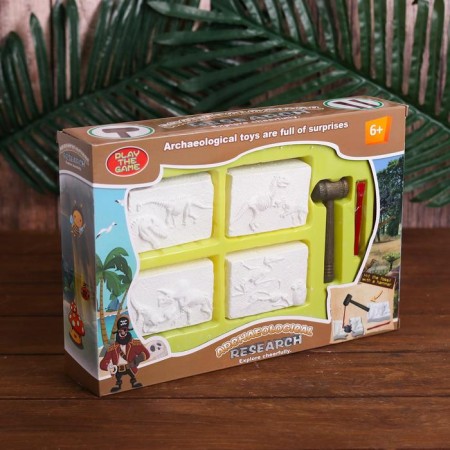 Set of archaeologist "Dinosaurs", series: 4 briquettes, hammer, chisel