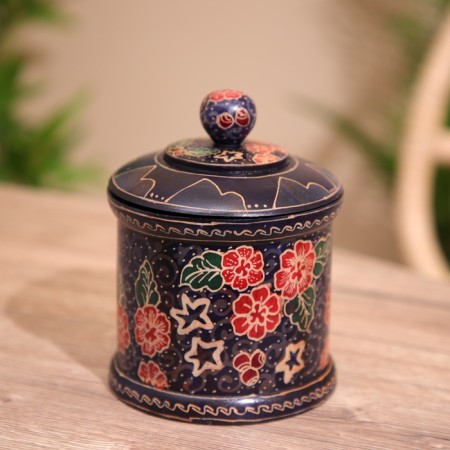 Jars with a wooden lid, batik 12x12x15 cm