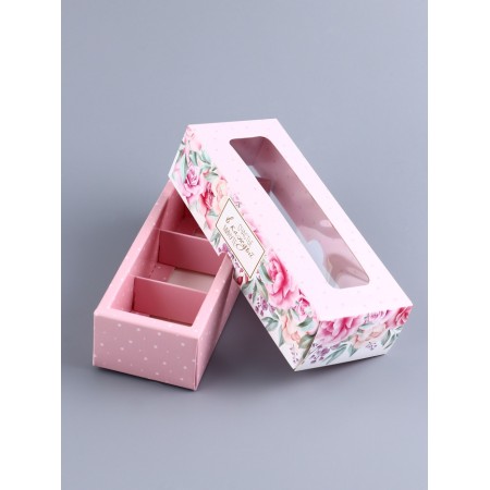 Box with a shell for 3 sweets, with a “present” window, 13 x 5 x 3.3 cm. Confectionery packaging-3