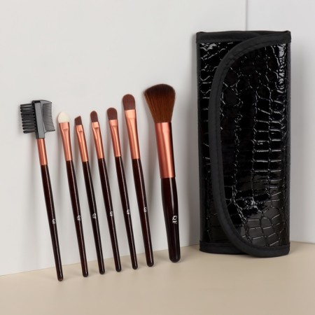 A set of makeup brushes "Reptilia", 7 objects, a cover on a button, black color-2