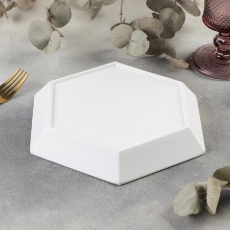 Figure dish "Aura", 21.8 × 19 × 2.5 cm, white-golden color-2